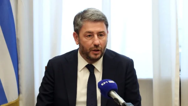 Ν. Ανδρουλάκης: Δέσμευση ΠΑΣΟΚ για κατάργηση προσωπικής διαφοράς, νέο ΕΚΑΣ, σταδιακή μείωση εισφοράς αλληλεγγύης