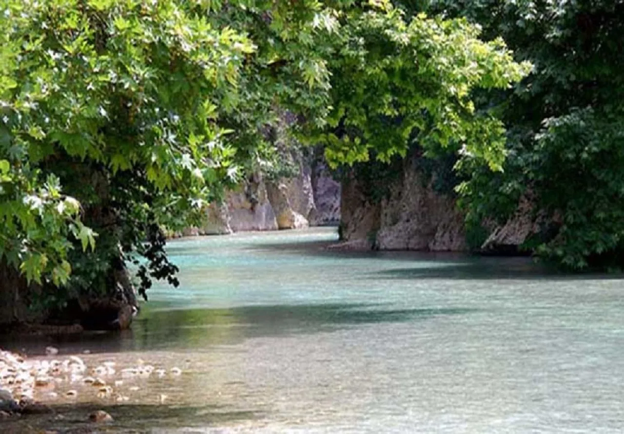Πτώσεις βράχων στο φαράγγι του Αχέροντα-Προειδοποίηση εκδρομέων (video)