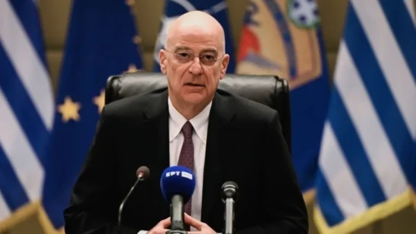 Δένδιας: Οι ΕΔ νοίκιαζαν μία ολόκληρη πολυκατοικία σε έναν αξιωματικό – 800.000 οι απώλειες των εσόδων