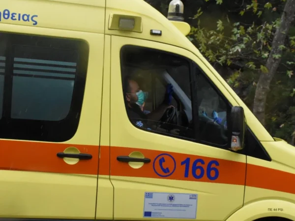 Θεσσαλονίκη: Σοβαρό τροχαίο με τρεις τραυματίες εκ των οποίων μία έγκυος – “Γέφυρα ζωής” για τη μεταφορά της στο Ιπποκράτειο