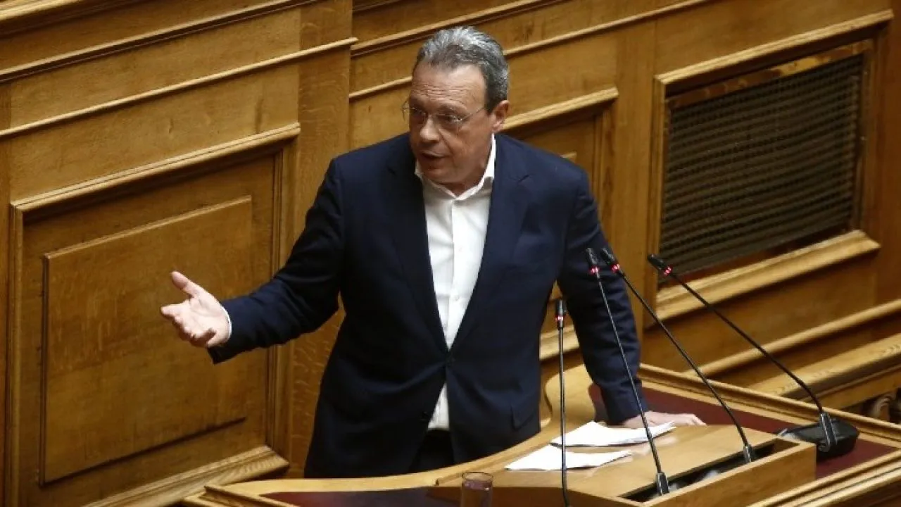 Σ. Φάμελλος: «Εκβιαζόμενος και ηττημένος ο πρωθυπουργός γιατί δεν μπορεί να αντέξει τις απειλές μέσα στην ΚΟ του»