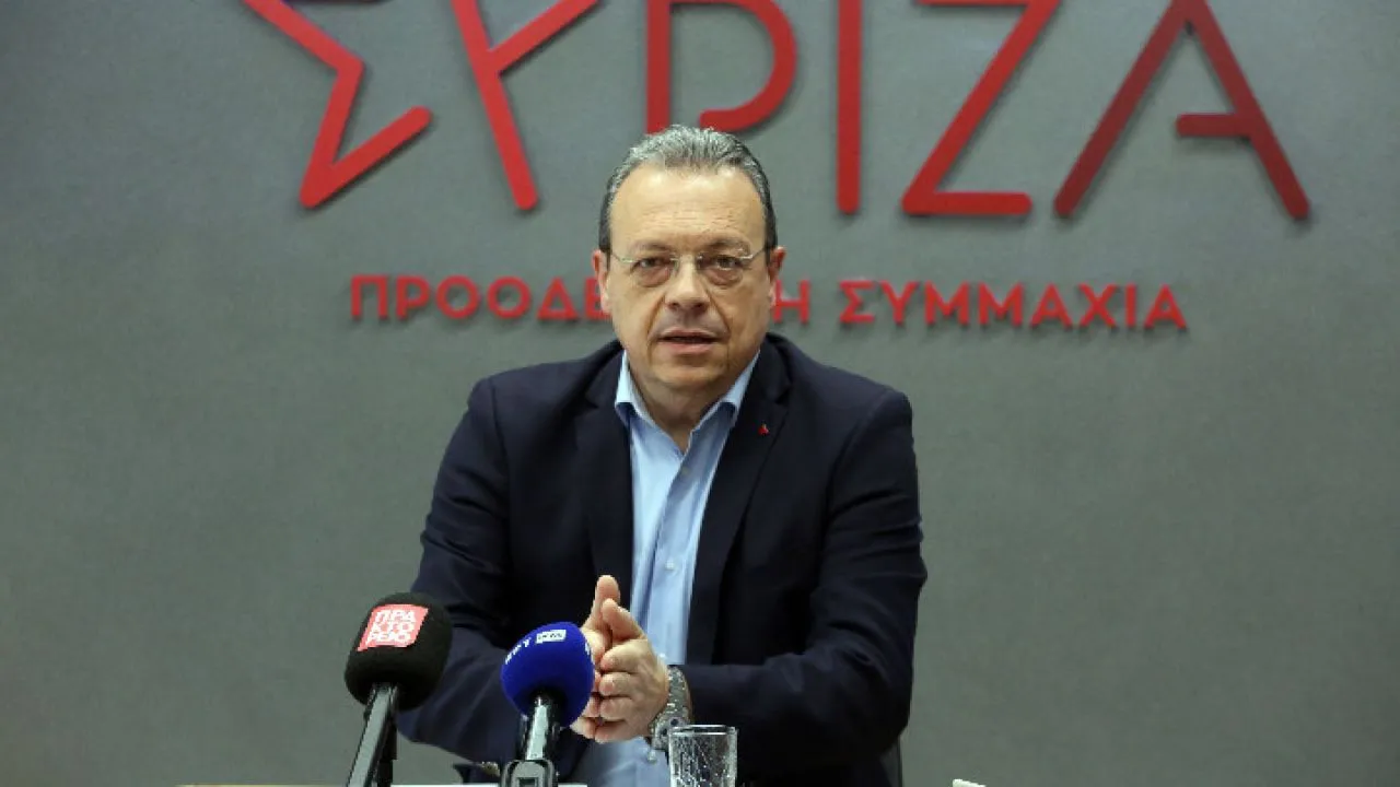 Σ. Φάμελλος: Έξι χρόνια σκανδάλων, ρουσφετιών, γαλάζιων παιδιών, πελατειακού κράτους, απευθείας αναθέσεων, διασπάθισης δημοσίου χρήματος