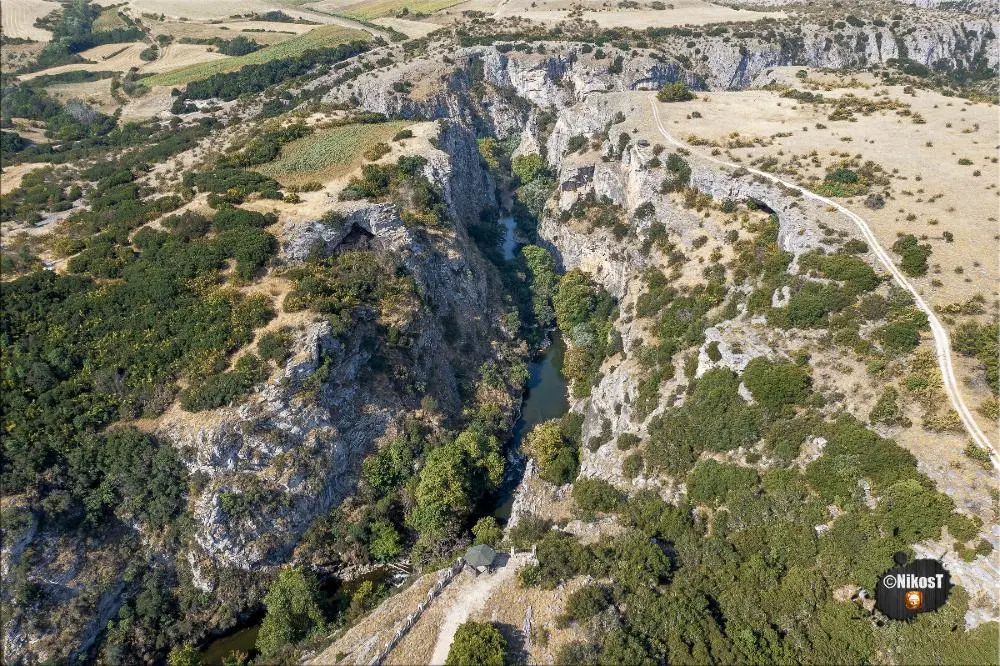 Φαράγγι Αγγίτη: Ένα μοναδικό γεωλογικό φαινόμενο και οικοτουριστικός παράδεισος - video