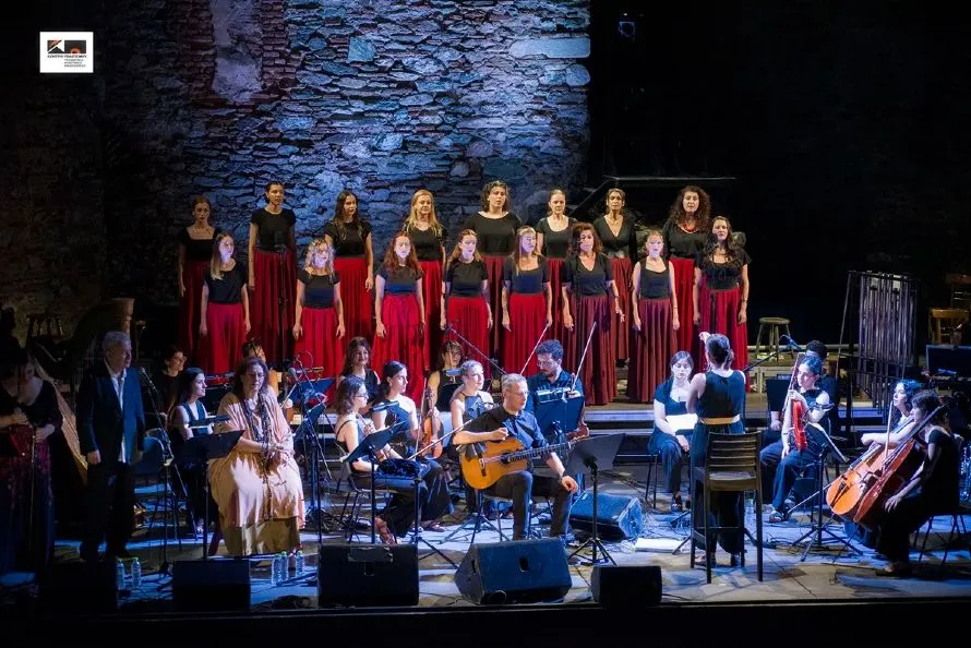 Με χιλιάδες θεατές και 12 sold out παραστάσεις ολοκληρώθηκε το Φεστιβάλ Επταπυργίου 2025 γεμάτο φως, συγκίνηση και πολιτισμό