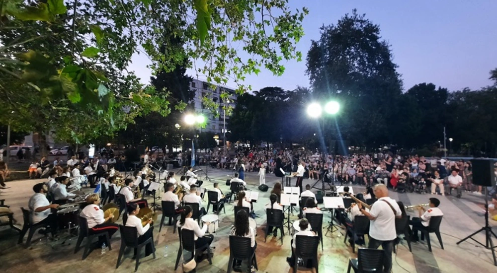 «Μάγεψε» η Φιλαρμονική μπάντα του Δήμου Σερρών - video