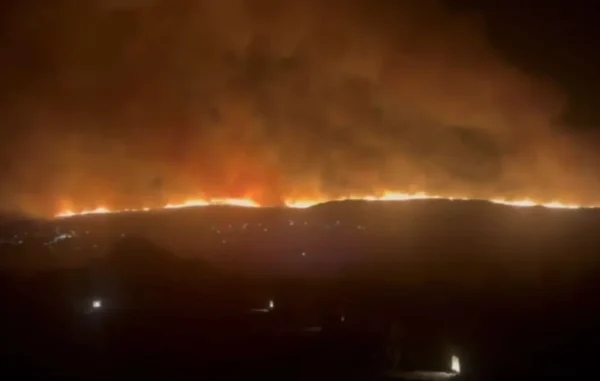 Συγκλονιστικό βίντεο από τη φωτιά στα Κύθηρα – «Έχει καεί το μισό νησί»