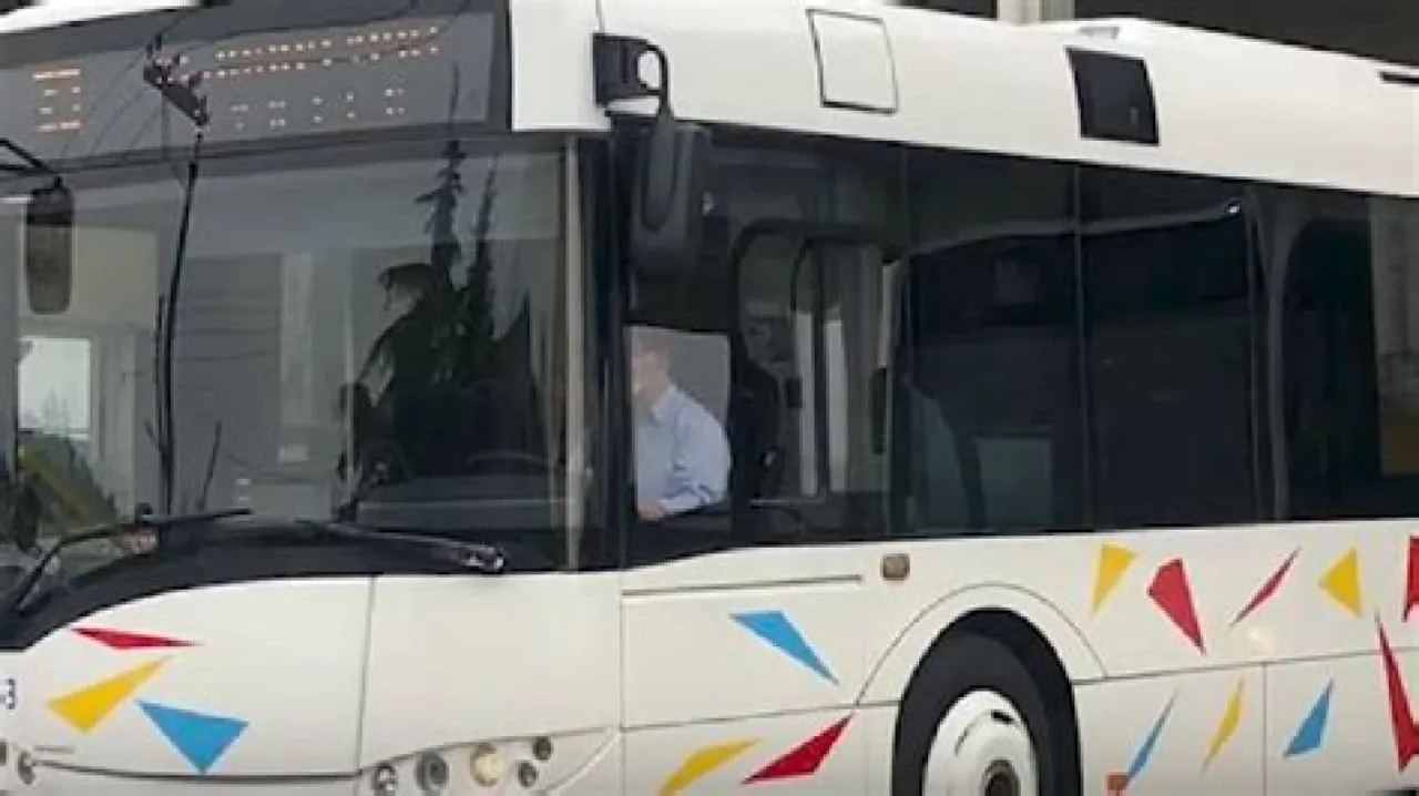 Συνελήφθη οδηγός λεωφορείου για απόπειρα ανθρωποκτονίας συναδέλφου του – Τον παρέσυρε με το λεωφορείο