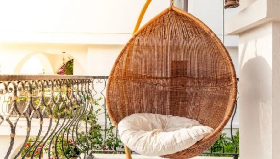 Ζήστε το καλοκαίρι μέσα και έξω: Ιδέες για ένα θερινό καθιστικό