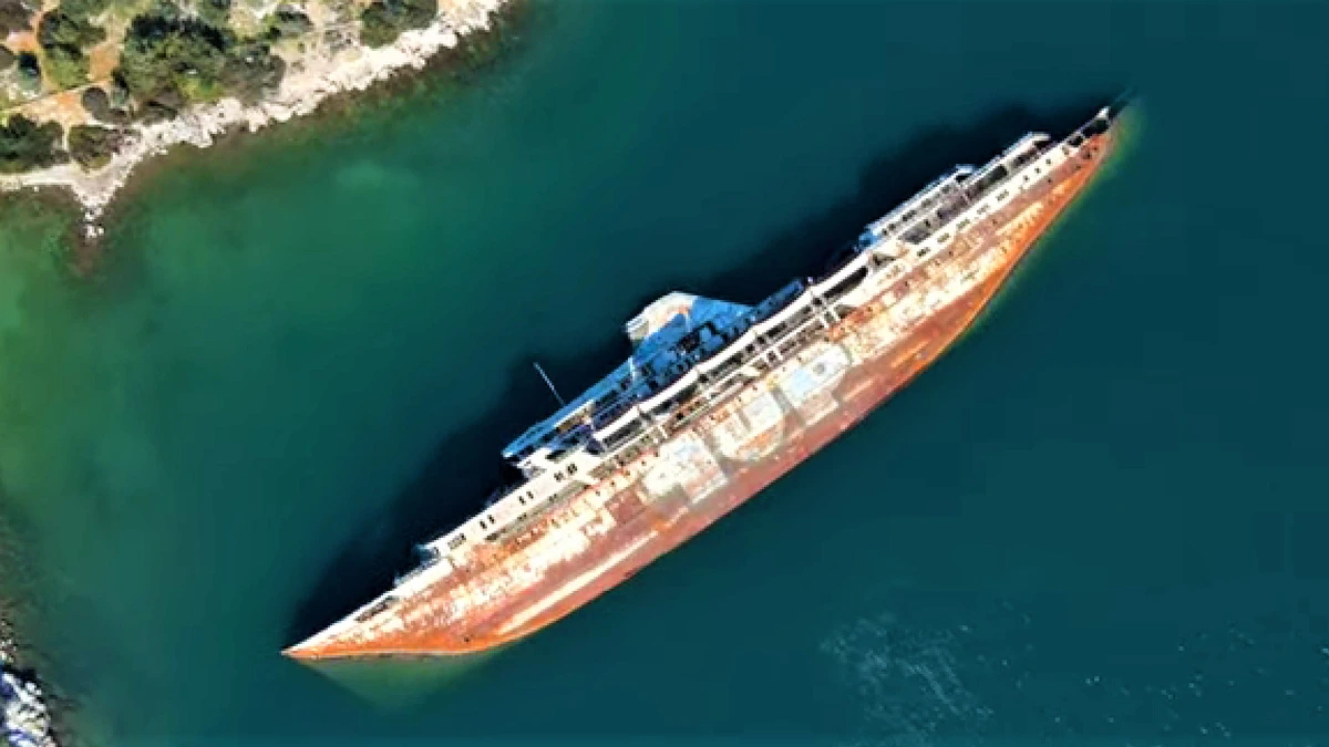 «Mediterranean Sky»:  Ένα ναυάγιο μία ανάσα από την Αθήνα - video