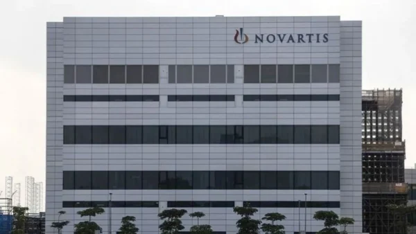 Απολογείται σήμερα στη δίκη για τη Novartis o «Μάξιμος Σαράφης»