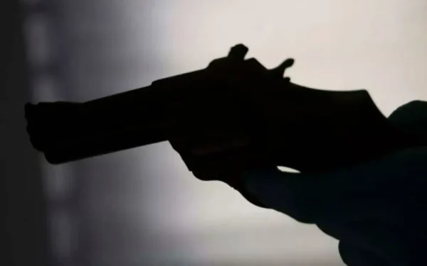 Τρόμος σε σχολείο στο Αγρίνιο: 65χρονος πυροβολούσε με αεροβόλο πάνω από τα κεφάλια παιδιών – “Στόχος μου ήταν τα αδέσποτα ζώα”