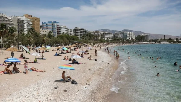 Κορυφώνεται την Τρίτη ο καύσωνας - Σε ποιες περιοχές η θερμοκρασία θα ξεπεράσει τους 40 βαθμούς