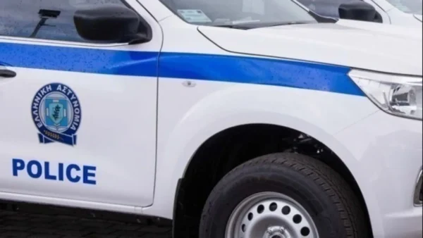 Απίστευτο περιστατικό στη Θεσσαλονίκη: 81χρονος εκτόξευε ρουκέτες από την παραλία σε πολυκατοικία