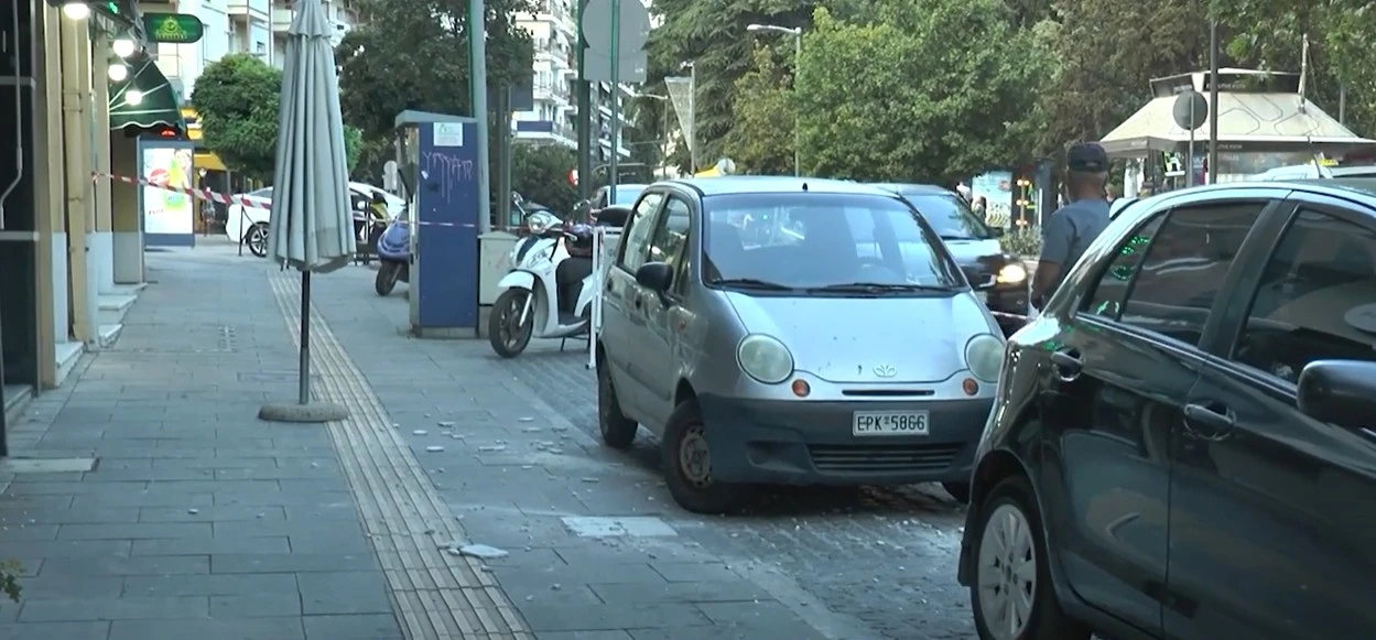Σέρρες: Περπατάμε κι ότι πέσει - Τους σοβάδες τους ρίχνει η βαρύτητα, την ευθύνη ποιος; - video
