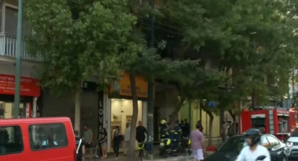 Φωτιά στο σπίτι του Πέτρου Φιλιππίδη στην Πατησίων – Ο ηθοποιός ήταν μέσα στο διαμέρισμα