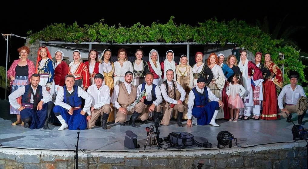 «Στειακός Πηδηχτός», ο χορός που «ταξιδεύει» στον χρόνο 3 «Στειακός Πηδηχτός», ο χορός που «ταξιδεύει» στον χρόνο