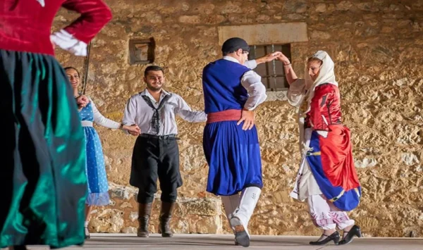 «Στειακός Πηδηχτός», ο χορός που «ταξιδεύει» στον χρόνο