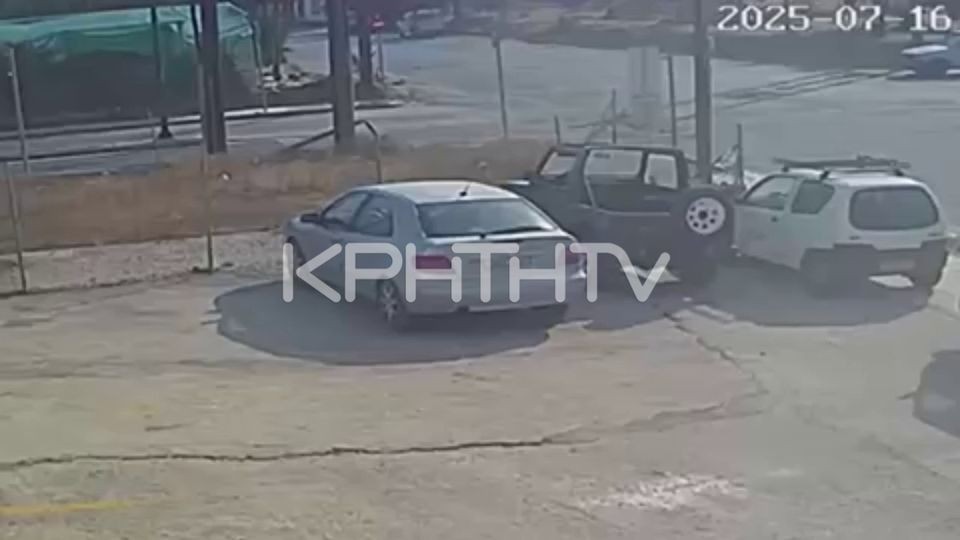 Σοκαριστικό τροχαίο στην Ιεράπετρα: Οδηγός μηχανής πέφτει στο έδαφος μετά από σύγκρουση και δεύτερο ΙΧ περνάει από πάνω του!