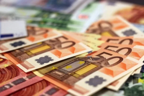 Στο 1,5 δισ. ευρώ το πακέτο της ΔΕΘ - Τον Σεπτέμβριο η ρύθμιση για τα δάνεια σε ελβετικό φράγκο