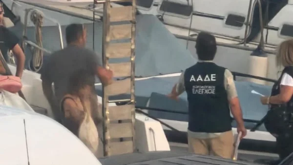 ΑΑΔΕ - Επιχείρηση «Κρουαζιέρα θα σε πάω»: Φοροδιαφυγή σε ημερόπλοια της Σαντορίνης