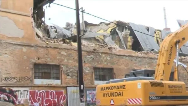 Θεσσαλονίκη: Κατεδαφίζεται το ιστορικό κτίριο της «Αλυσίδας» – Το 1935 λειτούργησε εργοστάσιο κατασκευής υποδημάτων