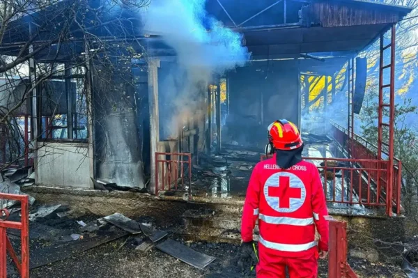 Ελληνικός Ερυθρός Σταυρός: Δέκα βασικές συμβουλές για προστασία μετά από πυρκαγιά
