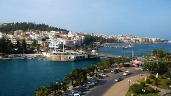 Άνοιξε και πάλι για πεζούς και οχήματα η παλαιά γέφυρα της Χαλκίδας