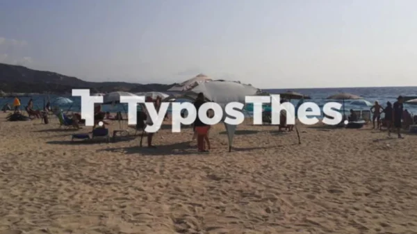 Έφοδος σε κάμπινγκ στη Χαλκιδική μετά από καταγγελία τουρίστριας - Ξηλώνουν ομπρέλες, δείτε φωτογραφίες