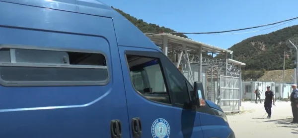 Σέρρες: Νέα άφιξη μεταναστών στο Κλειδί - Ομαλή η μεταγωγή τους - video