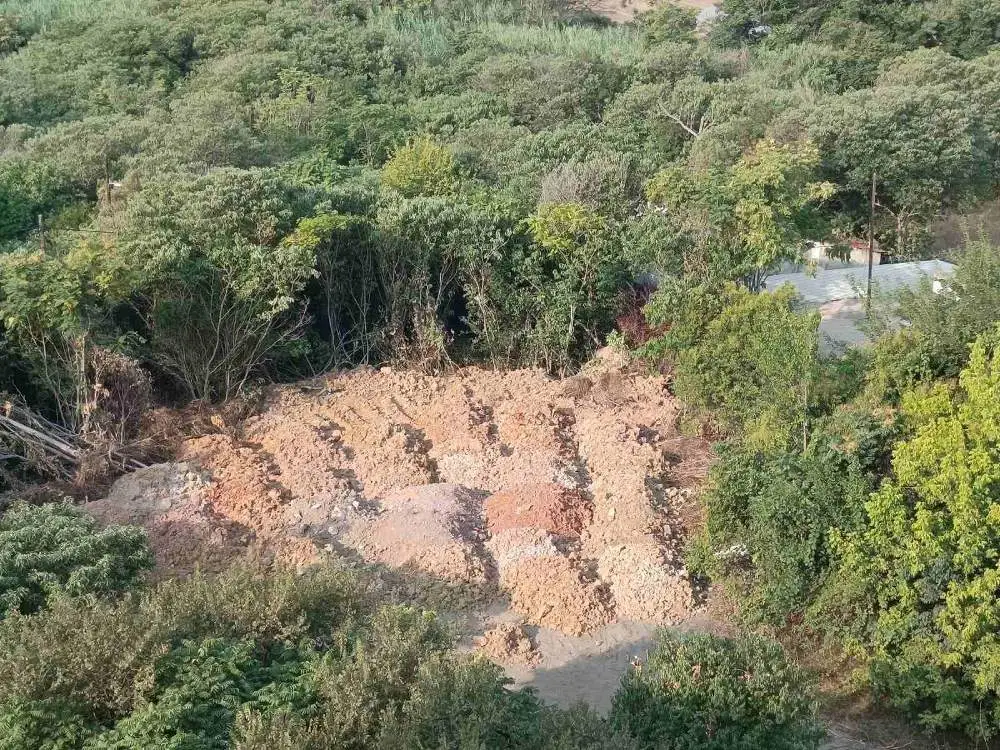 Θεσσαλονίκη: Πετούσαν ανεξέλεγκτα τόνους μπαζών σε γεωτεμάχιο