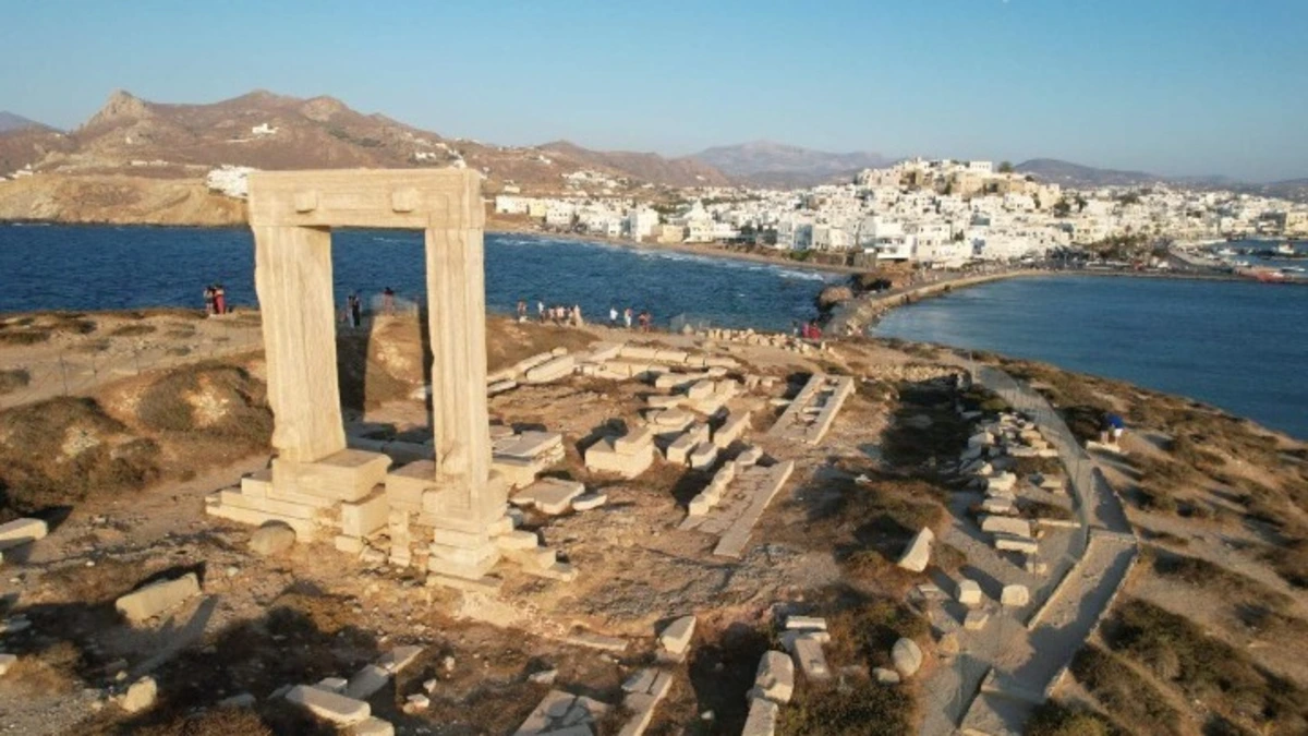 Νάξος: Παραμένει η περίφραξη στην Πορτάρα – Απορρίφθηκε το αίτημα του Δήμου για άμεση απομάκρυνσή της