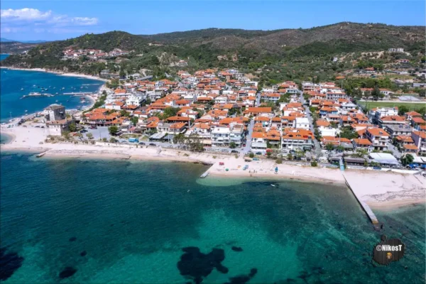Χαλκιδική: Αλλοδαποί αγοράζουν σωρηδόν ακίνητα και τα νοικιάζουν "μαύρα" σε ομοεθνείς τους