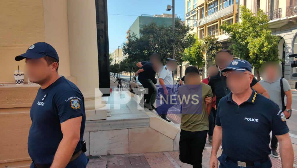Προφυλακιστέοι οι δύο κατηγορούμενοι ως εμπρηστές στην Πάτρα – Άλλαξαν τις καταθέσεις τους