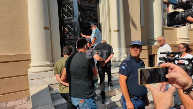 Πάτρα: Στα δικαστήρια οι κατηγορούμενοι για τη φωτιά στα Συχαινά 