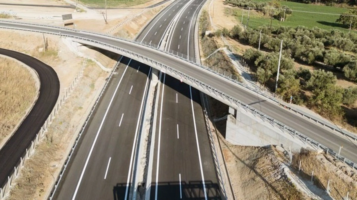 Παραδίδονται σήμερα στην κυκλοφορία 65 χλμ του αυτοκινητόδρομου Πάτρα - Πύργος, στο τμήμα Πύργος -Αλισσός