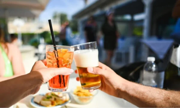 Αλκοόλ: Πώς επηρεάζει τον κίνδυνο αναπτύξεως καρκίνου του παγκρέατος