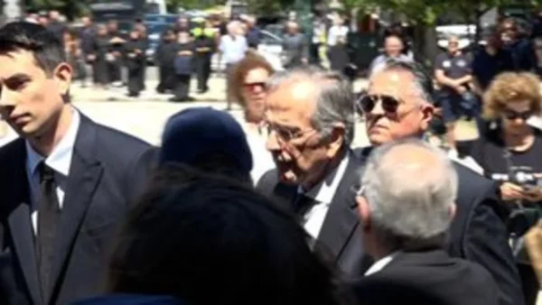 Το τελευταίο αντίο στη Λένα Σαμαρά, κόρη του πρώην πρωθυπουργού Α. Σαμαρά - "Κουράγιο Πρόεδρε"