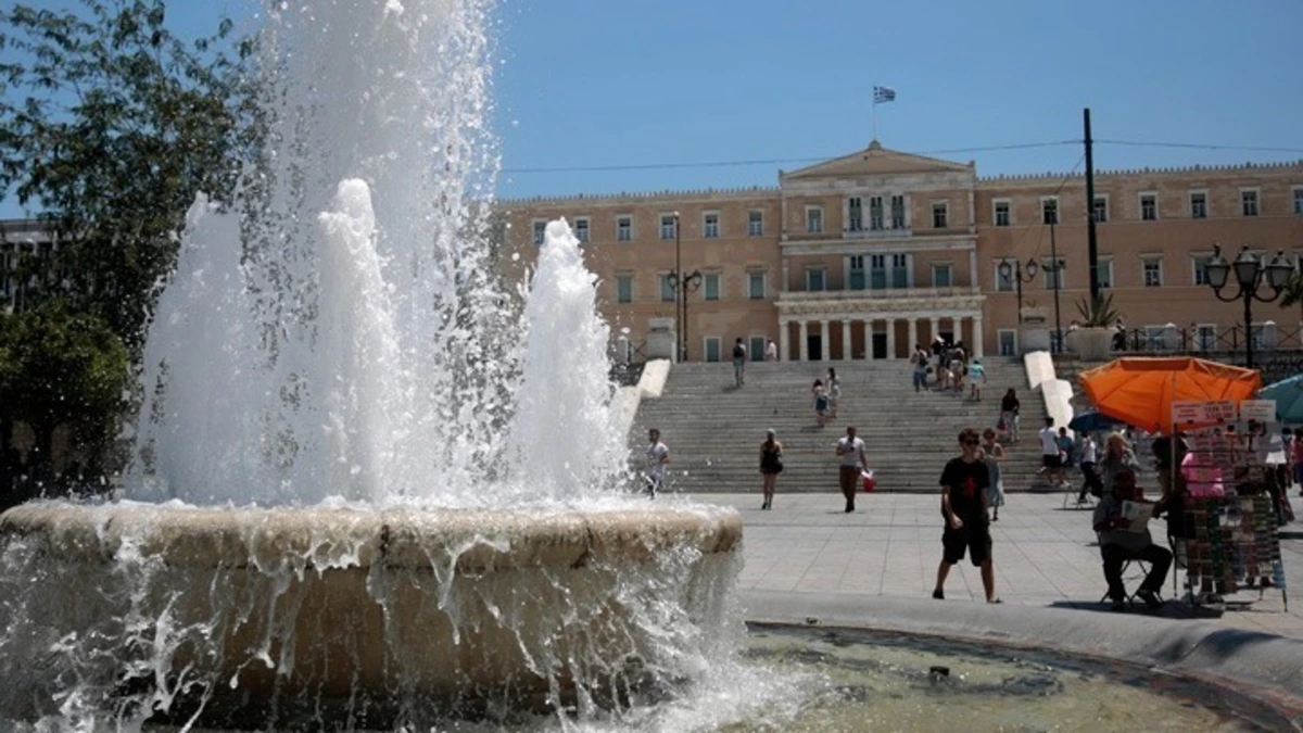 Επαναλειτουργεί το σιντριβάνι στην πλατεία Συντάγματος