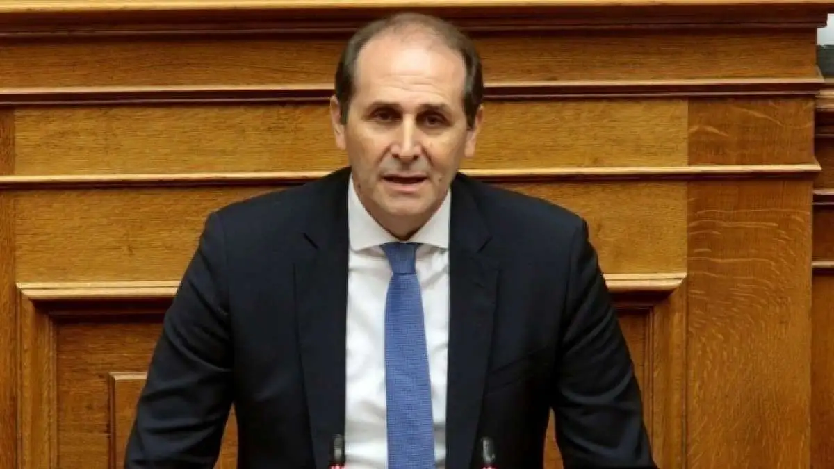 Απόστολος Βεσυρόπουλος: Υπέστη ανακοπή καρδιάς, μάχη των γιατρών να τον επαναφέρουν