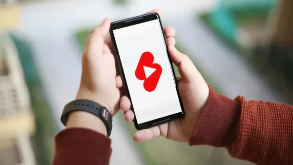 ΗΠΑ: Το YouTube ξεκινά τη δοκιμή ενός συστήματος επαλήθευσης ηλικίας χρησιμοποιώντας AI