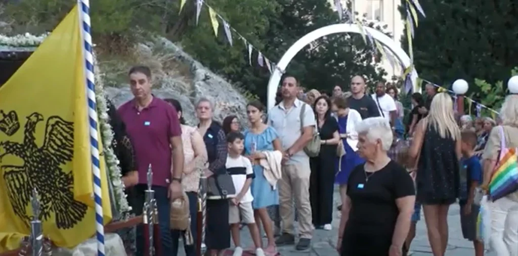 Πλήθος πιστών τίμησε την Τίμια Ζώνη στο Σιδηρόκαστρο - video