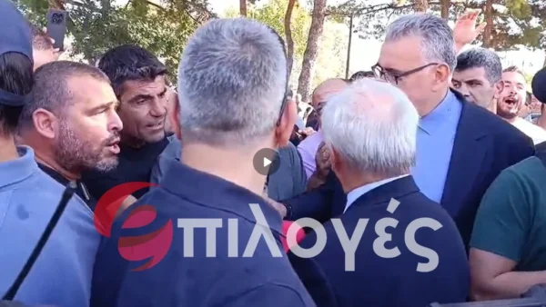 Ένταση μεταξύ αγροτών και του Υφυπουργού Αγρ.Ανάπτυξης στην είσοδο της SEREXPO - video