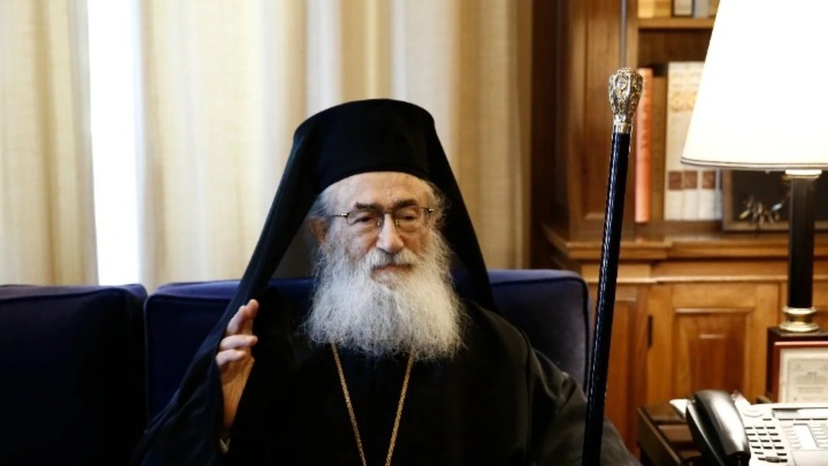Έφτασε στην Αθήνα από τη Μονή του Σινά η ελληνική αποστολή που παρέλαβε τον Αρχιεπίσκοπο Δαμιανό