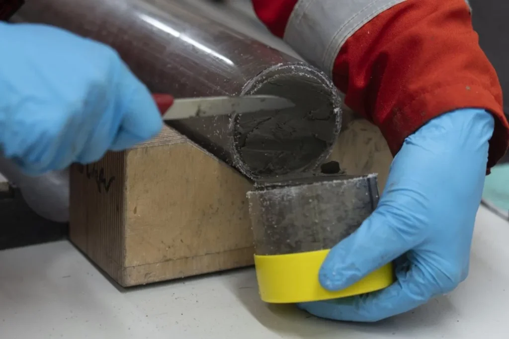 Επιστήμονες εντόπισαν τεράστια αποθέματα γλυκού νερού κάτω από τον ωκεανό