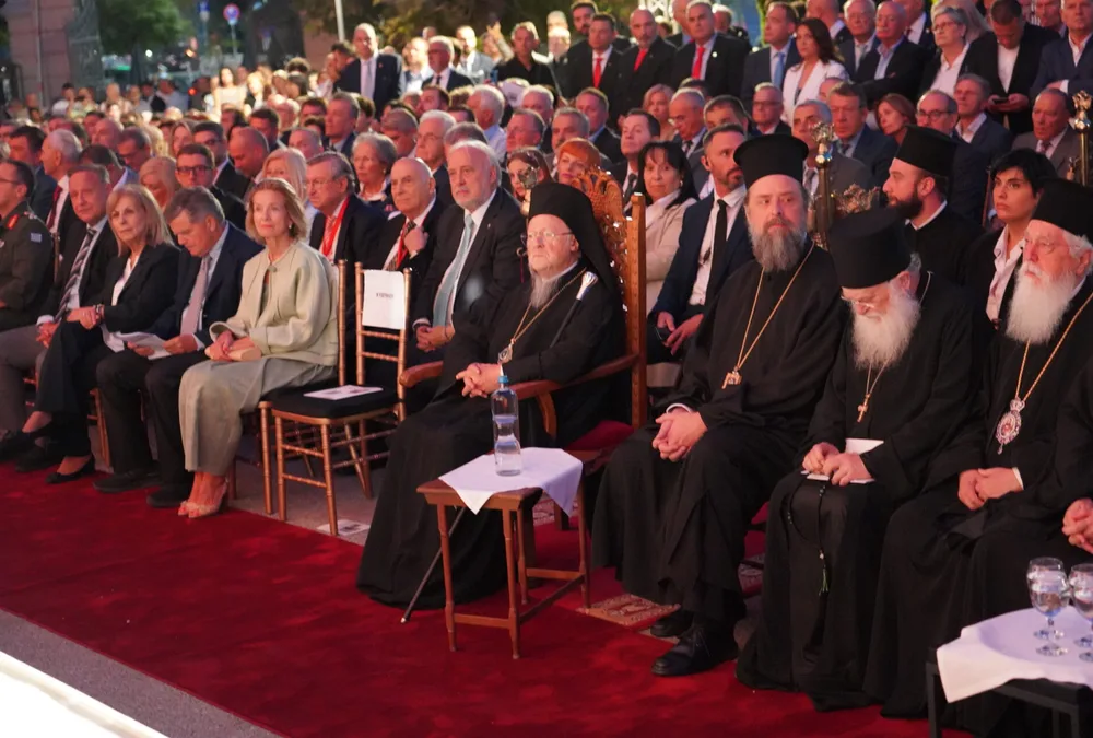 Στα εγκαίνια της Έκθεσης Φωτογραφίας «Άγιον Όρος – Πέρα από το Ορατό» ο Επίτιμος Πρόξενος της Δημοκρατίας της Μολδαβίας Γεώργιος Παλάζης