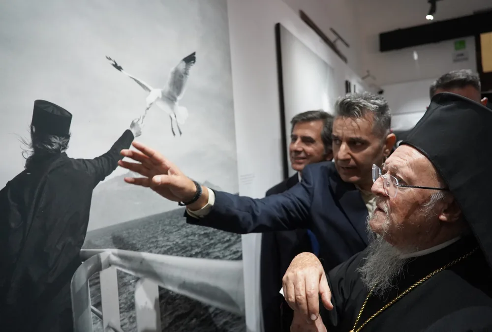 Στα εγκαίνια της Έκθεσης Φωτογραφίας «Άγιον Όρος – Πέρα από το Ορατό» ο Επίτιμος Πρόξενος της Δημοκρατίας της Μολδαβίας Γεώργιος Παλάζης
