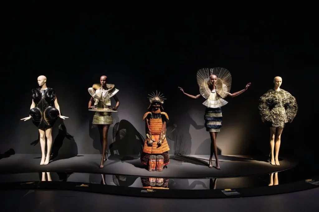 Το σύμπαν της Iris van Herpen εξερευνά η έκθεση «Sculpting the Senses» στο Kunsthal Rotterdam