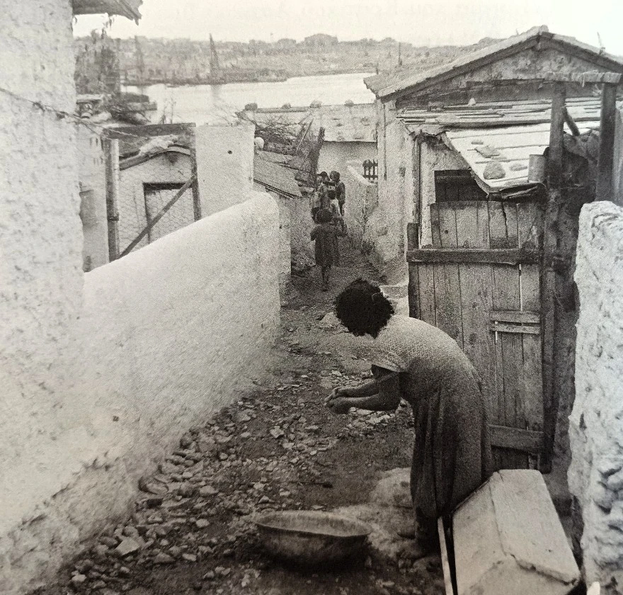 Η μακρά διαδρομή της Δραπετσώνας - Εκεί όπου δεν είχαν ζωή οι πρόσφυγες και τόπο οι πόρνες...