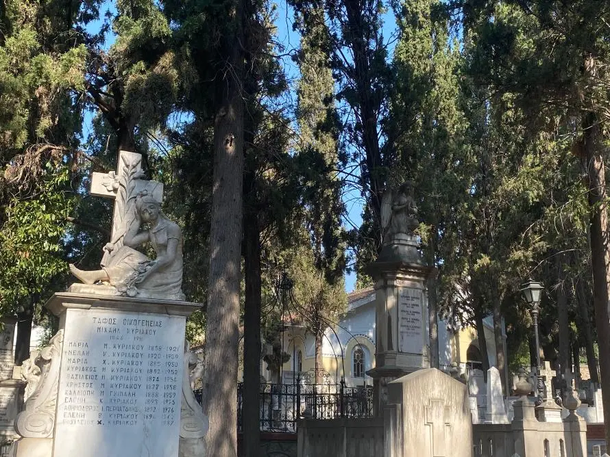 Περίπατος μνήμης στα ιστορικά κοιμητήρια της Θεσσαλονίκης - Τόπος πένθους και κοινωνικής ζωής