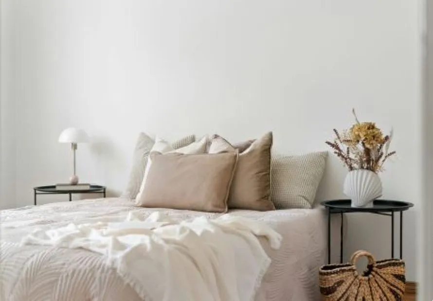 Λύσεις για ένα πιο όμορφο και καθαρό υπνοδωμάτιο χωρίς έξοδα